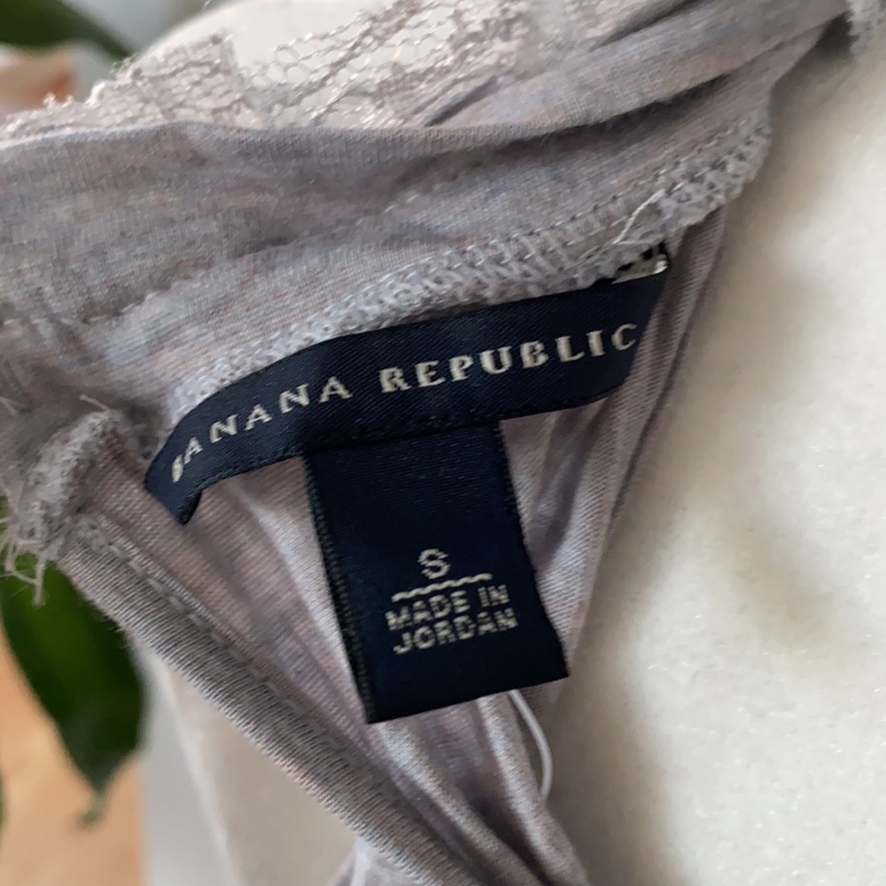 Banana Republic Ruffle Tank - Picture 6 of 9